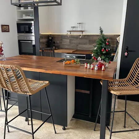 Holiday home Chez Stephanie Au Calme Martigues